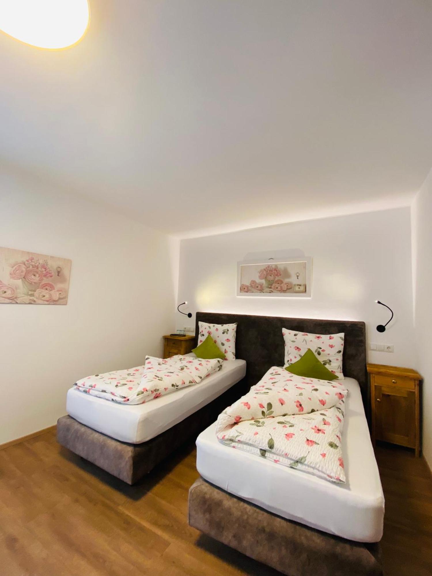 Hotel Garni Vinea Montis Termeno Luaran gambar